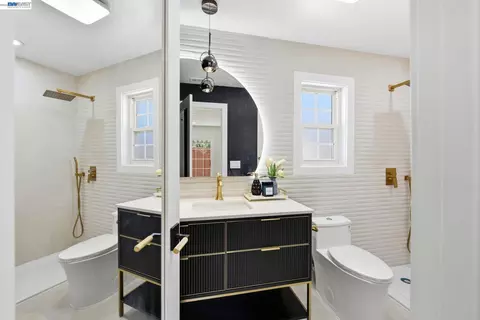 Bath - 38465 Blacow Rd, Fremont, CA 94536 photo 5 of 5