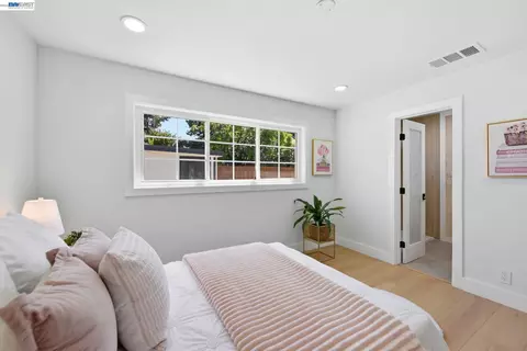 Bedroom - 38465 Blacow Rd, Fremont, CA 94536 photo 9 of 12