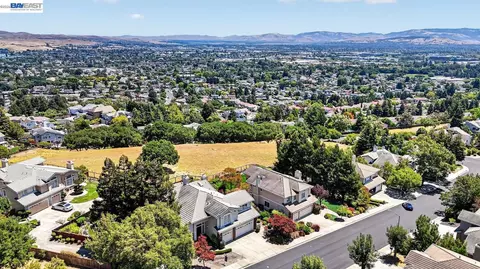 View/Area - 8257 Brittany Dr, Dublin, CA 94568 photo 8 of 16