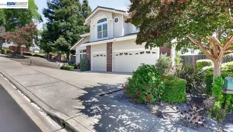 Exterior - 8257 Brittany Dr, Dublin, CA 94568 photo 6 of 15