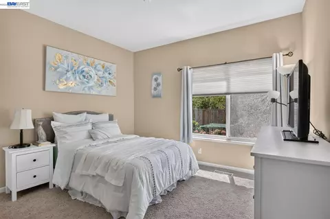 Bedroom - 8257 Brittany Dr, Dublin, CA 94568 photo 2 of 10