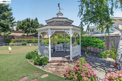 Exterior - 8257 Brittany Dr, Dublin, CA 94568 photo 11 of 15