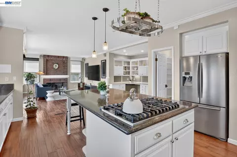 Kitchen - 8257 Brittany Dr, Dublin, CA 94568 photo 6 of 10