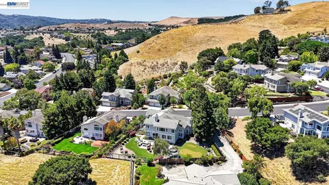 View/Area - 8257 Brittany Dr, Dublin, CA 94568 photo 14 of 16