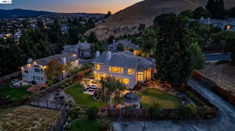 View/Area - 8257 Brittany Dr, Dublin, CA 94568 photo 2 of 16