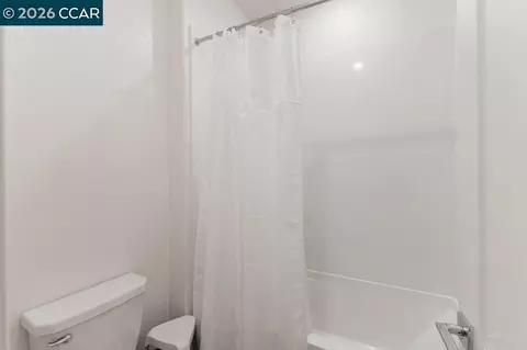 Bath - 5772 Juniper Way, Dublin, CA 94568 photo 6 of 7