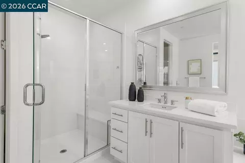Bath - 5772 Juniper Way, Dublin, CA 94568 photo 3 of 7