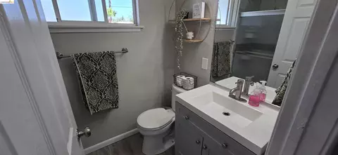 Bath - 56 E Madill St, Antioch, CA 94509 photo 1 of 3
