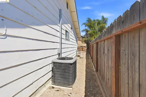 Exterior - 2303 Monte Vista Dr, Pinole, CA 94564 photo 3 of 11