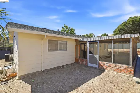 Exterior - 2303 Monte Vista Dr, Pinole, CA 94564 photo 10 of 11