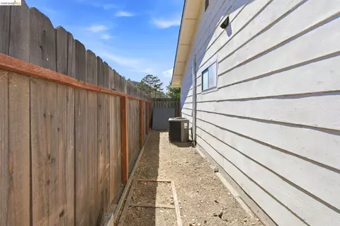 Exterior - 2303 Monte Vista Dr, Pinole, CA 94564 photo 4 of 11