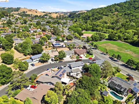 View/Area - 2303 Monte Vista Dr, Pinole, CA 94564 photo 13 of 16