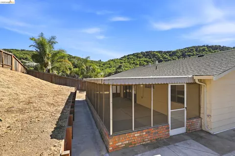 Exterior - 2303 Monte Vista Dr, Pinole, CA 94564 photo 6 of 11