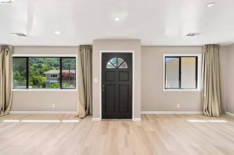 Living - 2303 Monte Vista Dr, Pinole, CA 94564 photo 4 of 4