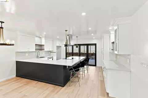 Kitchen - 2303 Monte Vista Dr, Pinole, CA 94564 photo 9 of 11