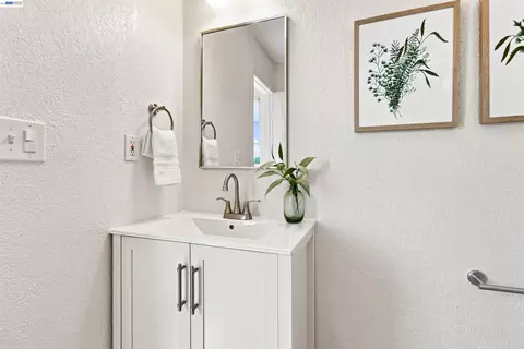 Bath - 8380 Lucania St, Dublin, CA 94568 photo 3 of 3