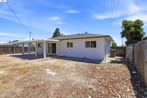 Exterior - 8380 Lucania St, Dublin, CA 94568 photo 8 of 10