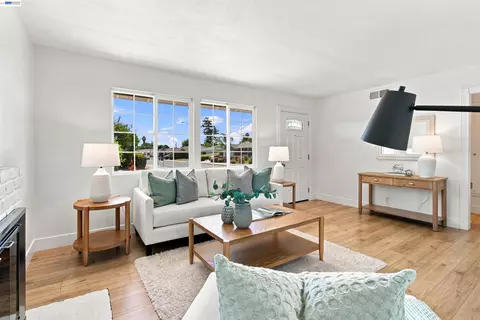 Living - 8380 Lucania St, Dublin, CA 94568 photo 3 of 6