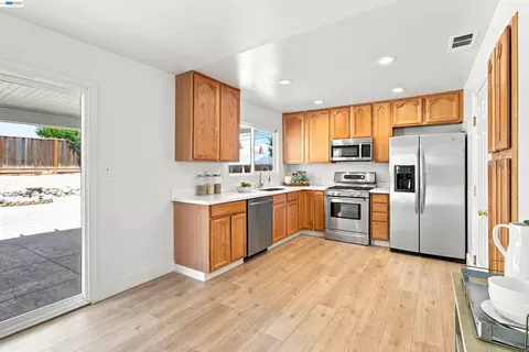 Kitchen - 8380 Lucania St, Dublin, CA 94568 photo 2 of 2