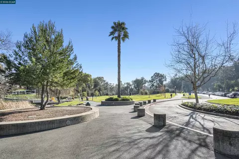 Exterior - 1001 Devonwood, Hercules, CA 94547 photo 4 of 6