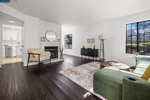 Living - 1001 Devonwood, Hercules, CA 94547 photo 2 of 2