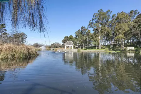 View/Area - 1001 Devonwood, Hercules, CA 94547 photo 2 of 3