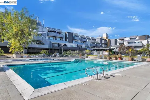 7 Embarcadero #312, Oakland, CA 94607