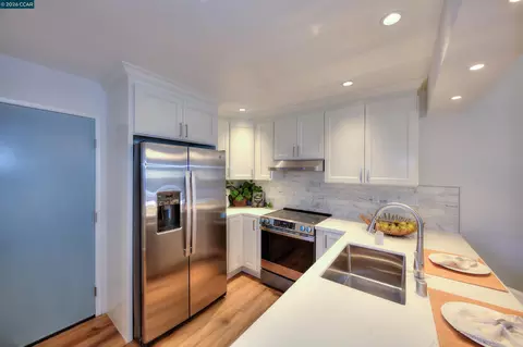 Kitchen - 105 Coventry, Hercules, CA 94547 photo 2 of 3