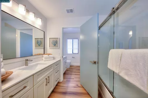 Bath - 105 Coventry, Hercules, CA 94547 photo 1 of 5