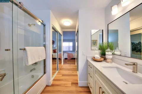 Bath - 105 Coventry, Hercules, CA 94547 photo 4 of 5