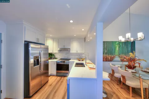 Kitchen - 105 Coventry, Hercules, CA 94547 photo 3 of 3