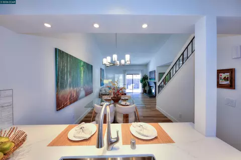 Dining - 105 Coventry, Hercules, CA 94547 photo 4 of 7