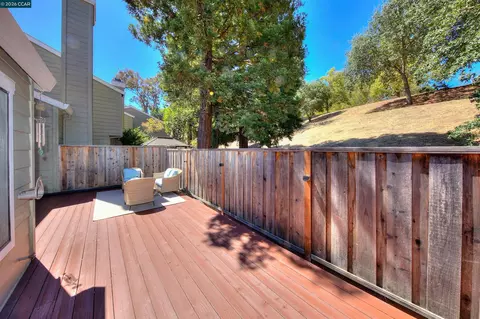 Exterior - 105 Coventry, Hercules, CA 94547 photo 7 of 10