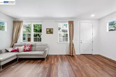 Living - 1505 Sylvia St, Hayward, CA 94545 photo 1 of 1
