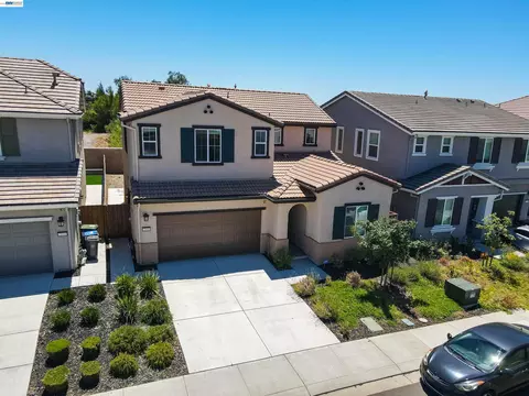 Exterior - 2845 Shaver Ct, Fairfield, CA 94533 photo 6 of 11