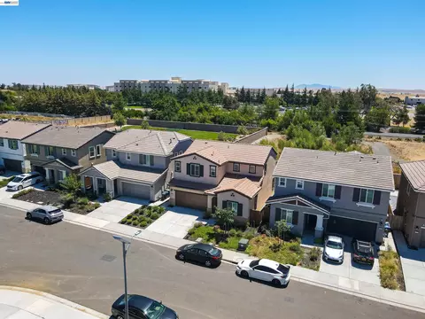 View/Area - 2845 Shaver Ct, Fairfield, CA 94533 photo 2 of 4
