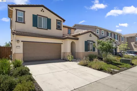 Exterior - 2845 Shaver Ct, Fairfield, CA 94533 photo 2 of 11