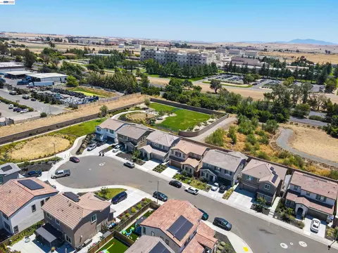 View/Area - 2845 Shaver Ct, Fairfield, CA 94533 photo 3 of 4