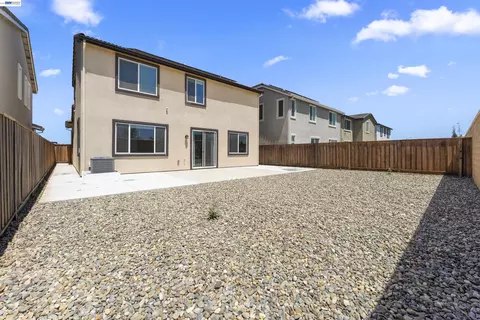 Exterior - 2845 Shaver Ct, Fairfield, CA 94533 photo 10 of 11