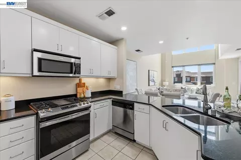Kitchen - 5501 De Marcus Blvd #415, Dublin, CA 94568 photo 4 of 4