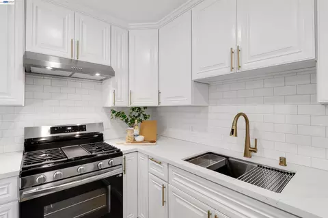 Kitchen - 1821 Mini Dr, Vallejo, CA 94589 photo 4 of 5