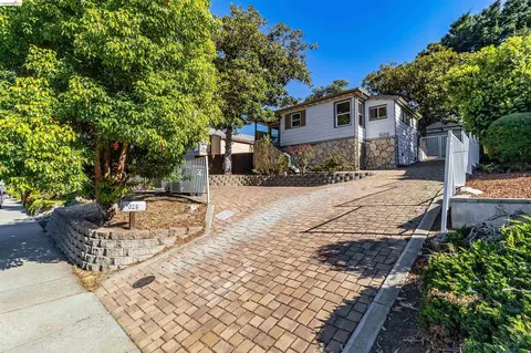Exterior - 826 Benicia Rd, Vallejo, CA 94591 photo 3 of 12