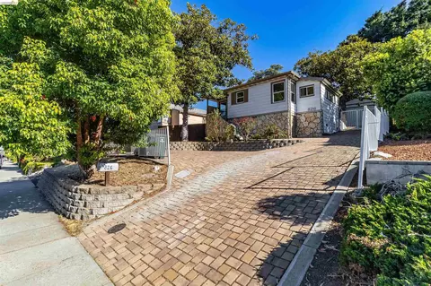 Exterior - 826 Benicia Rd, Vallejo, CA 94591 photo 2 of 12