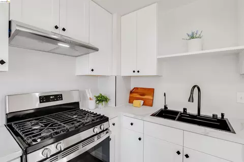 Kitchen - 826 Benicia Rd, Vallejo, CA 94591 photo 2 of 2