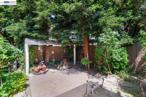 Exterior - 2560 Calabria Ct, Dublin, CA 94568 photo 4 of 4