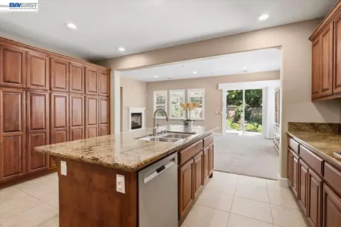 Kitchen - 2560 Calabria Ct, Dublin, CA 94568 photo 4 of 4