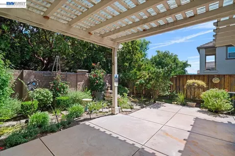 Exterior - 2560 Calabria Ct, Dublin, CA 94568 photo 4 of 6