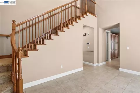 Entry Way - 2560 Calabria Ct, Dublin, CA 94568 photo 3 of 6