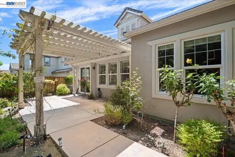 Exterior - 2560 Calabria Ct, Dublin, CA 94568 photo 3 of 6