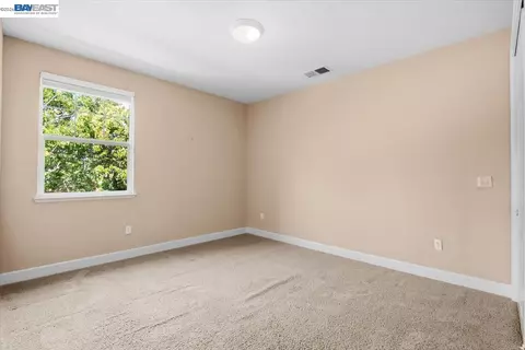 Bedroom - 2560 Calabria Ct, Dublin, CA 94568 photo 7 of 12
